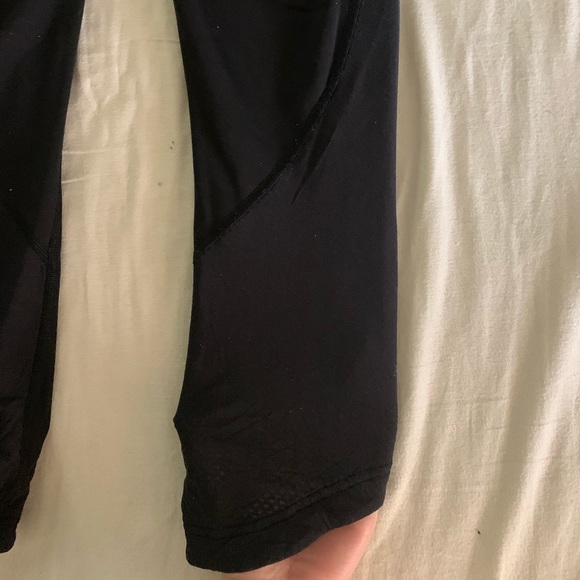 lululemon black capri leggings - Picture 2 of 3